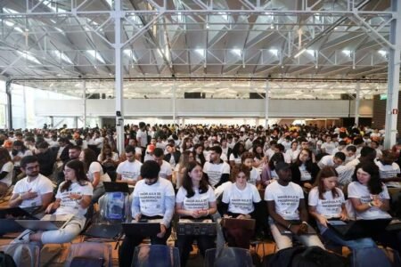 Portuguese school sets Guinness World Record for largest programming lesson