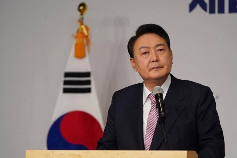 Yoon: South Korea bans President from leaving country