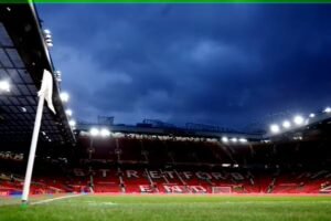 Manchester United to sack 150-200 staff amid financial struggles