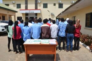 EFCC arrests 28 fraudsters in three-bedroom apartment