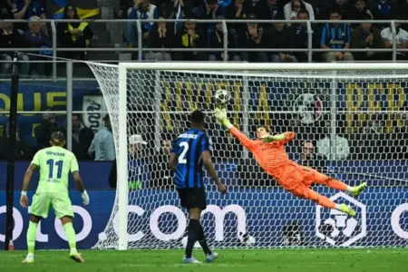 Inter Milan beat Barcelona in seven-goal thriller to reach Champions League final