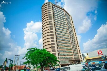 Tragedy as man falls from 26-storey Cocoa House in Ibadan Tragedy as man falls from 26-storey Cocoa House in Ibadan