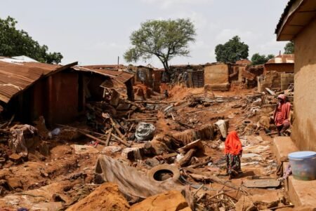Mokwa: Nearly 100 missing after floods tore Nigerian town Heavy rainfall destroys over 50 houses in Plateau