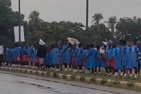 Outrage as Benue pupils stand in rain to welcome Tinubu Children stand in the rain singing anthem as Tinubu’s convoy arrives in Benue