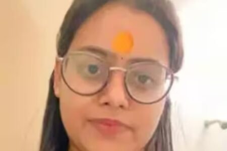Bhoomi Chauhan: Woman narrowly missed Air India crash that killed 290 Bhoomi Chauhan: Woman narrowly missed Air India crash that killed 290