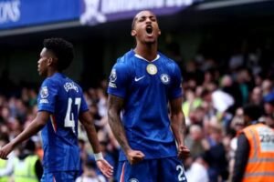 Chelsea see off Fulham amid VAR drama in West London derby