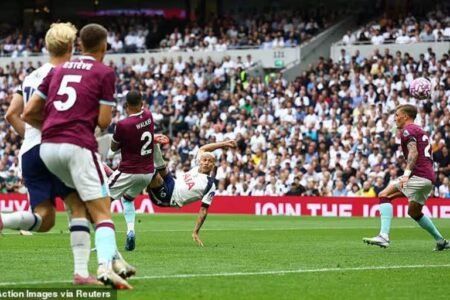 Richarlison scores stunner as Tottenham thrash Burnley 3-0 Richarlison scores stunner as Tottenham thrash Burnley 3-0