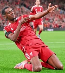 Isak scores as Liverpool beat Crystal Palace to boost Champions League hopes