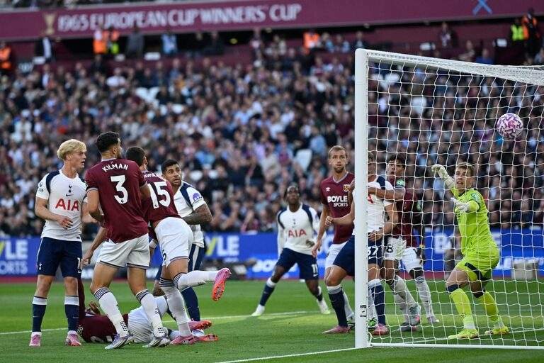 Tottenham cruise past 10-man West Ham to go level with Arsenal West Ham woes continue after Soucek red in Tottenham defeat
