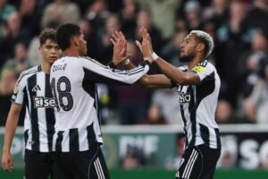 Newcastle United score late winner to beat fulham 2-1 Newcastle United score late winner to beat fulham 2-1