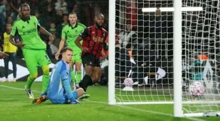 Semenyo hits double as Bournemouth beat Fulham to move second