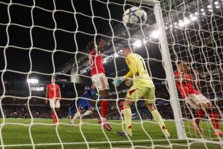 Chelsea earn scrappy 1-0 win against Mourinho's Benfica