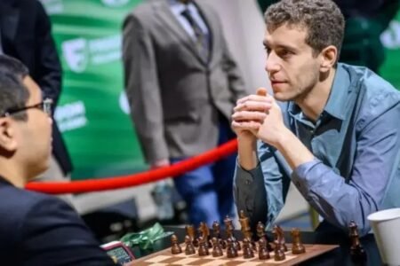 Daniel Naroditsky, US chess grandmaster dies at 29 Daniel Naroditsky, US chess grandmaster dies at 29