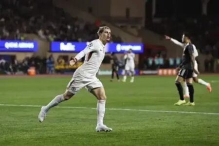 Garnacho saves Chelsea from defeat at Qarabag