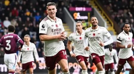 Arsenal win at Burnley to go seven points clear Arsenal win at Burnley to go seven points clear