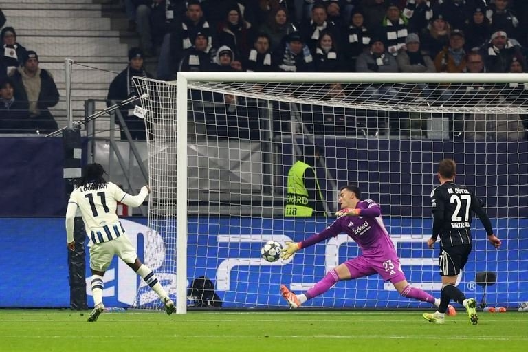 Atalanta stun Frankfurt with five-minute blitz in 3-0 Champions League win Atalanta stun Frankfurt with five-minute blitz in 3-0 Champions League win