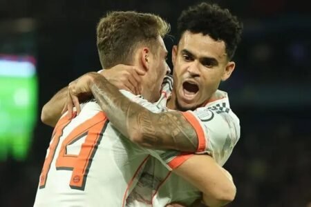Luis Diaz scores double as 10-man Bayern win PSG