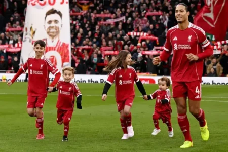 Jota's children lead tributes before Liverpool v Wolves
