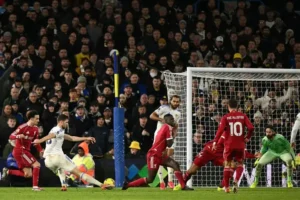 Liverpool held by Leeds in six-goal thriller