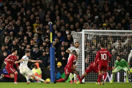 Liverpool held by Leeds in six-goal thriller
