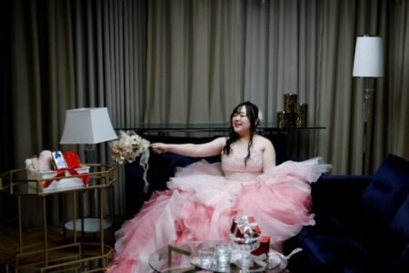 Japanese woman marries AI character