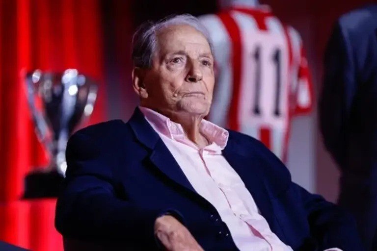 Enrique Collar, Atletico Madrid legend dies at 91 Atletico Madrid on Monday announced the demise at 91 of club legend Enrique Collar, who captained the team to a league title and three cup successes in the 1960s.