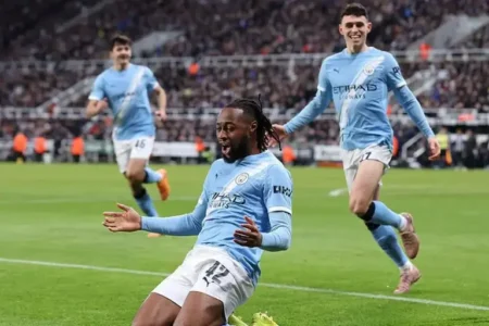 Semenyo scores as Man City beat Newcastle in Carabao Cup semis