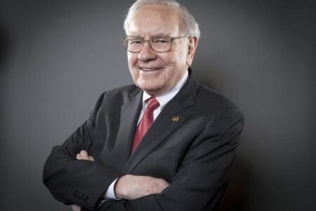 Warren Buffett resigns after 60 years as CEO Berkshire Hathaway