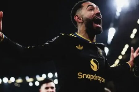 Manchester United stun Arsenal 3-2 with Cunha's late screamer