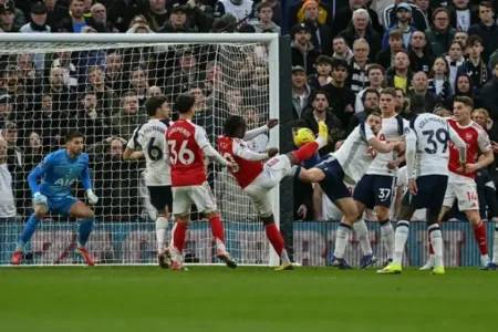 Eze Arsenal's derby hero again as leaders sink Tudor's Tottenham