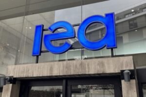 IEA: Work from home, travel less as oil crisis deepens