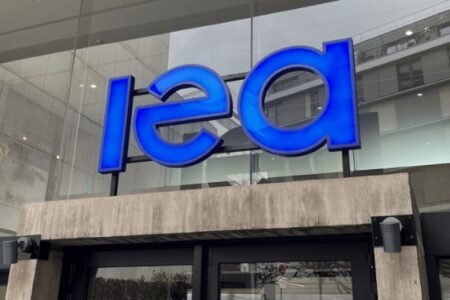 IEA: Work from home, travel less as oil crisis deepens IEA: Work from home, travel less as oil crisis deepens