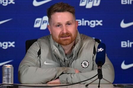 Chelsea appoint Calum McFarlane head coach after Rosenior sack