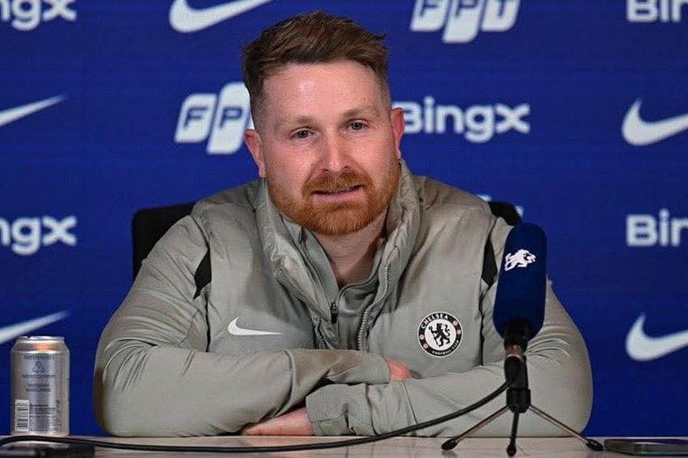 Chelsea appoint Calum McFarlane head coach after Rosenior sack