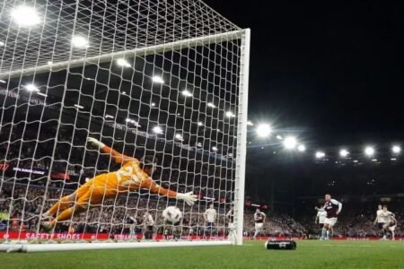 Aston Villa crush Nottingham to reach Europa League final