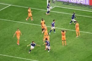 Japan snatch late draw against Netherlands in World Cup thriller Japan twice come from behind to draw with Netherlands in World Cup