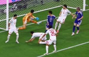 Japan thrash Tunisia 4-0 as Renard’s debut ends in World Cup elimination Japan's Daichi Kamada scores their first goal in win over Tunisia