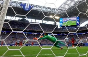 Uruguay held by defiant Cape Verde in four-goal thriller Cape Verde's Kevin Pina scores their first goal past Uruguay's Fernando Muslera.
