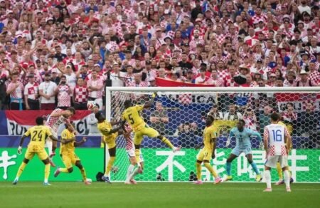 Nikola Vlasic header sends Croatia into World Cup knockouts in 2-1 win over Ghana