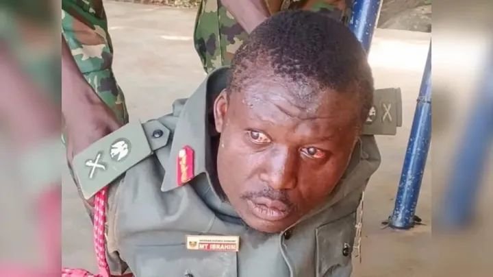 Army arrests fake Major General in Kaduna Nigerian Army personnel detain a suspect accused of impersonating a retired Major General in Kaduna State.