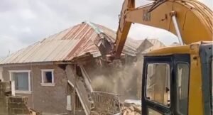 Oyo demolishes house linked to Adelabu’s sister, nephews abduction case Demolition of suspected kidnappers’ hideout bungalow in Lako Community, Ibadan, by Oyo State officials and Nigeria Police Force.