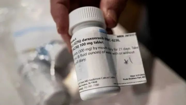 Clinical trial finds new pancreatic cancer drug improves survival Daraxonrasib pill shown during a pancreatic cancer study that found the drug doubled survival compared with chemotherapy in patients with advanced disease.