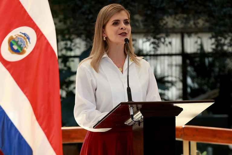Laura Fernandez: Costa Rican president evacuated after blast