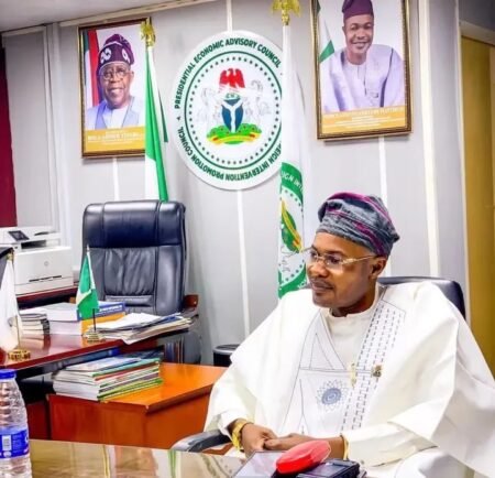 Presidency backs Gbajabiamila, says Adeniyi Adeyemi forged appointment letter for fake agency Bayo Onanuga says the Presidency accused Adeniyi Adeyemi of forging an appointment letter and operating a fictitious government agency.