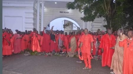 Benin traditionalists lay curses on criminals, fortify Edo against insecurity Benin traditional priests and priestesses perform spiritual rites at the Oba of Benin's Palace to combat insecurity in Edo State.