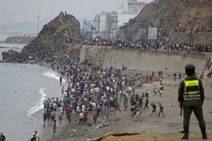 Spain deploys military after 18 die in massive Ceuta migrant crossing Migrants