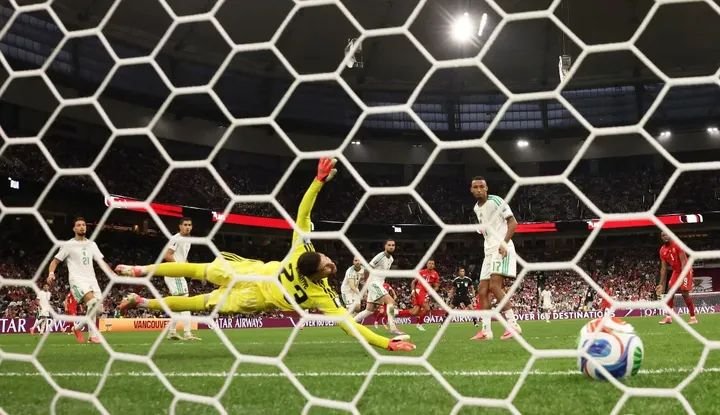 Switzerland sweep past Algeria for first World Cup knockout win in 88 years Switzerland's Dan Ndoye scores their second goal in win over Algeria