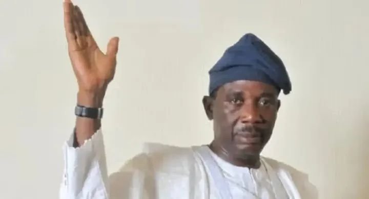 Osun election: APC senator Fadahunsi urges supporters to kill Accord members Senator Francis Fadahunsi speaking to supporters ahead of the Osun governorship election