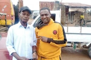 Nigerians applaud brave man for fighting, killing kidnapper