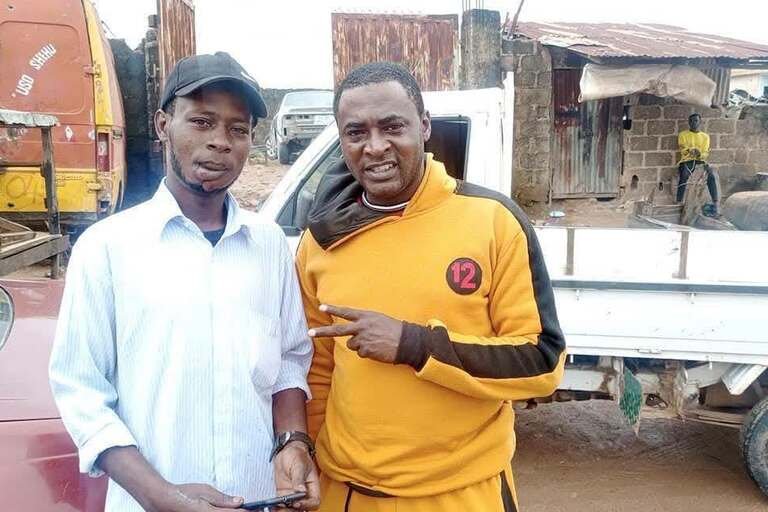 Nigerians applaud brave man for fighting, killing kidnapper Nigerians applaud brave man for fighting, killing kidnapper